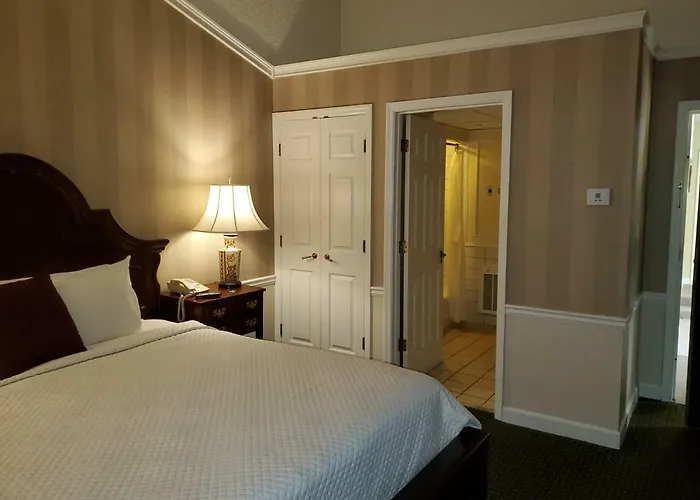 Hotel Governors 2*