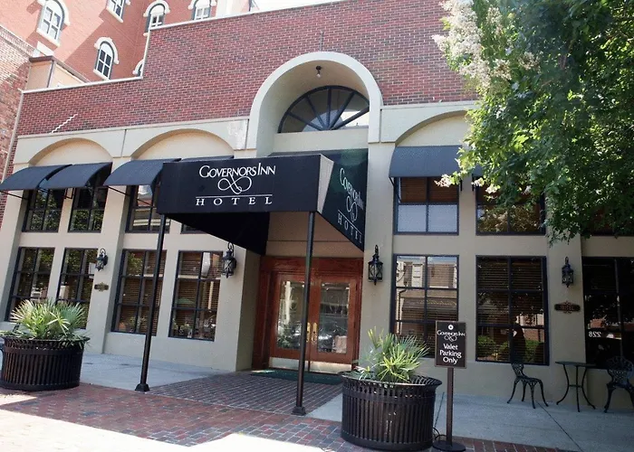 Governors Hotel 2*